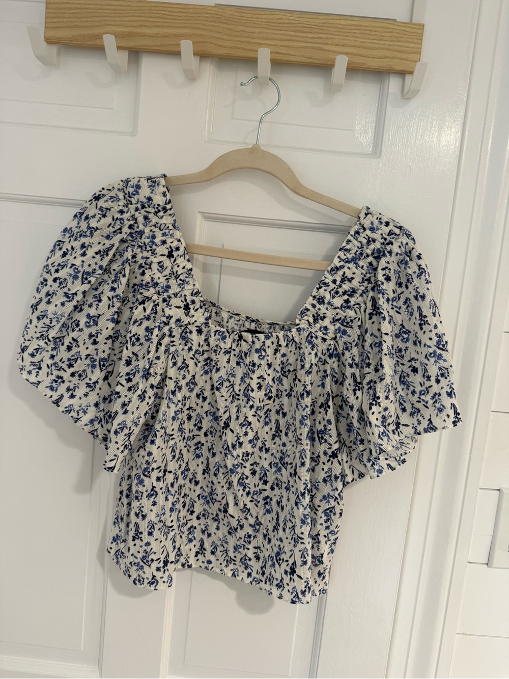 Aqua White and Blue Floral Square-Neck Puff Sleeve Top - Picture 2 of 4